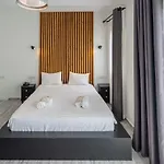 Mea Hotel *