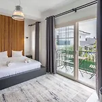 Mea Hotel *